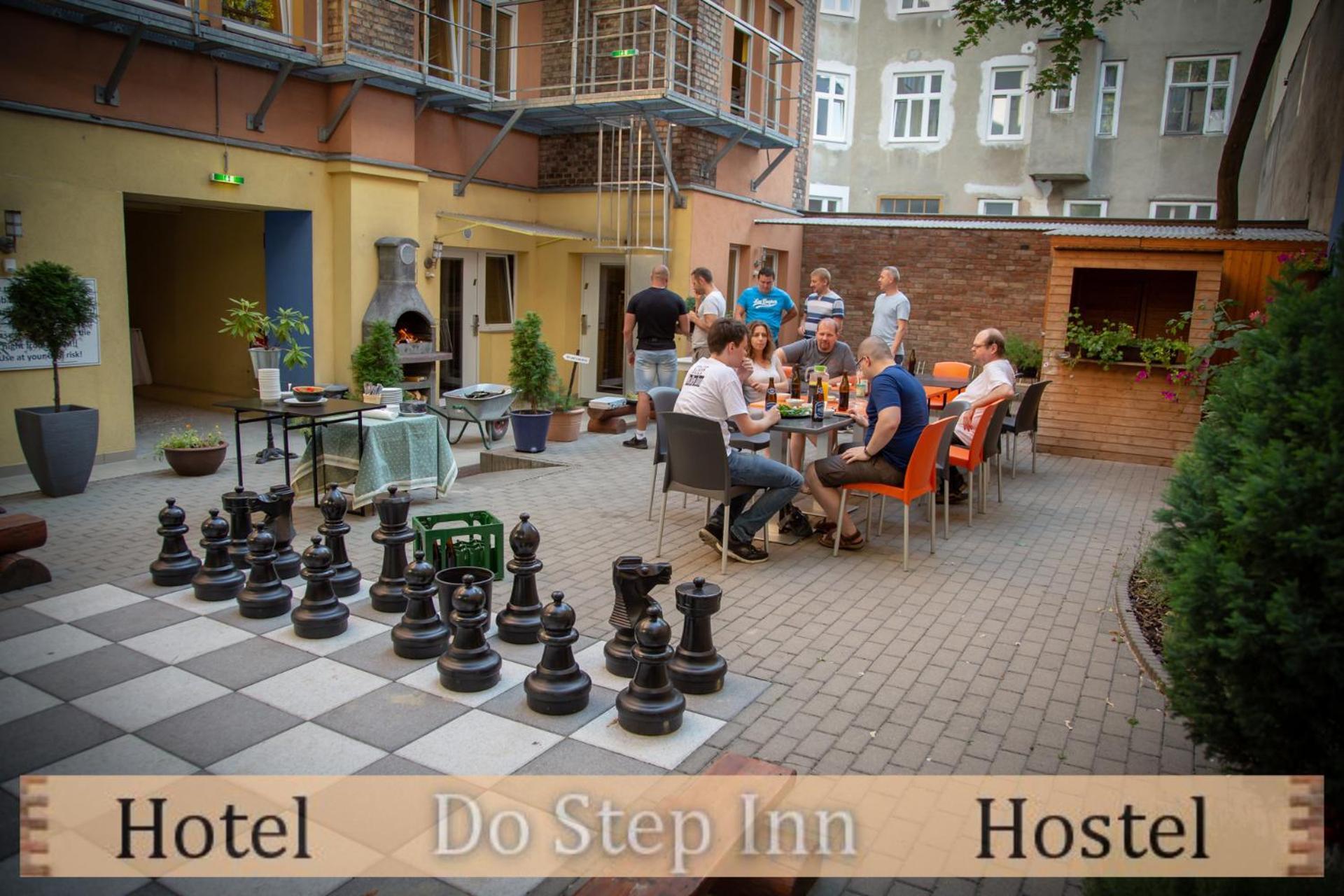 Do Step Inn Home - Hotel & Hostel เวียนนา ภายนอก รูปภาพ